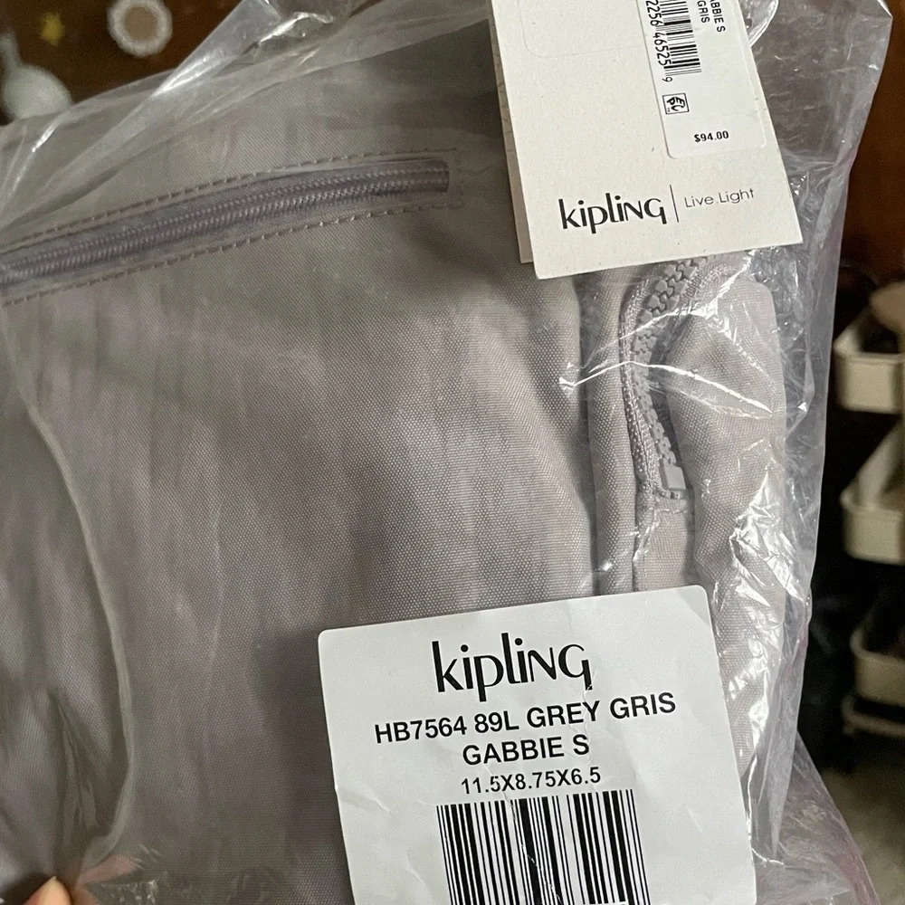 Kipling Women's Gabbie Crossbody Handbag with Adjustable Strap NWT Gray Gris - Picture 2 of 6